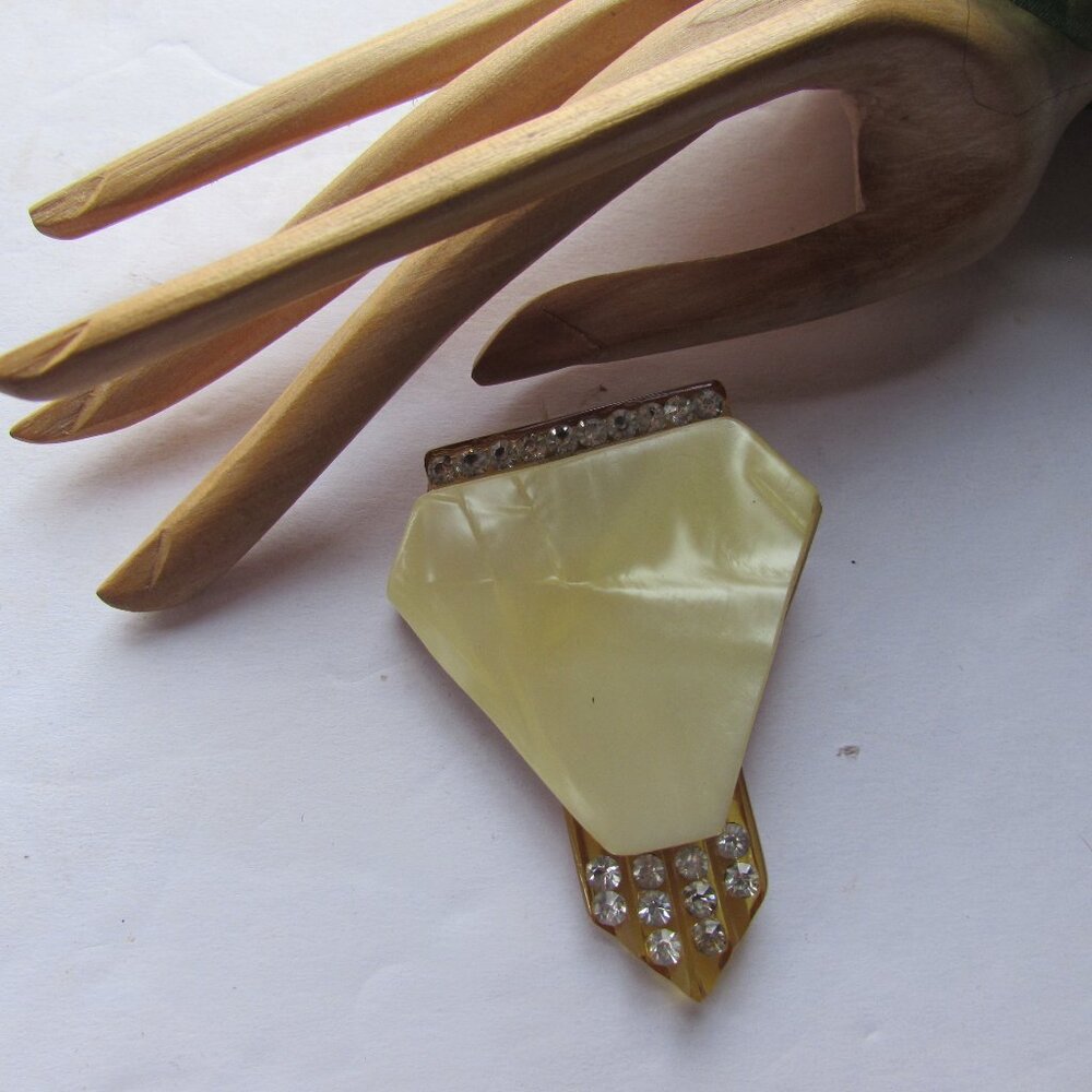 SALE Vintage Deco Style Dress Clip Arrow Shape Cream & Apple Juice Celluloid